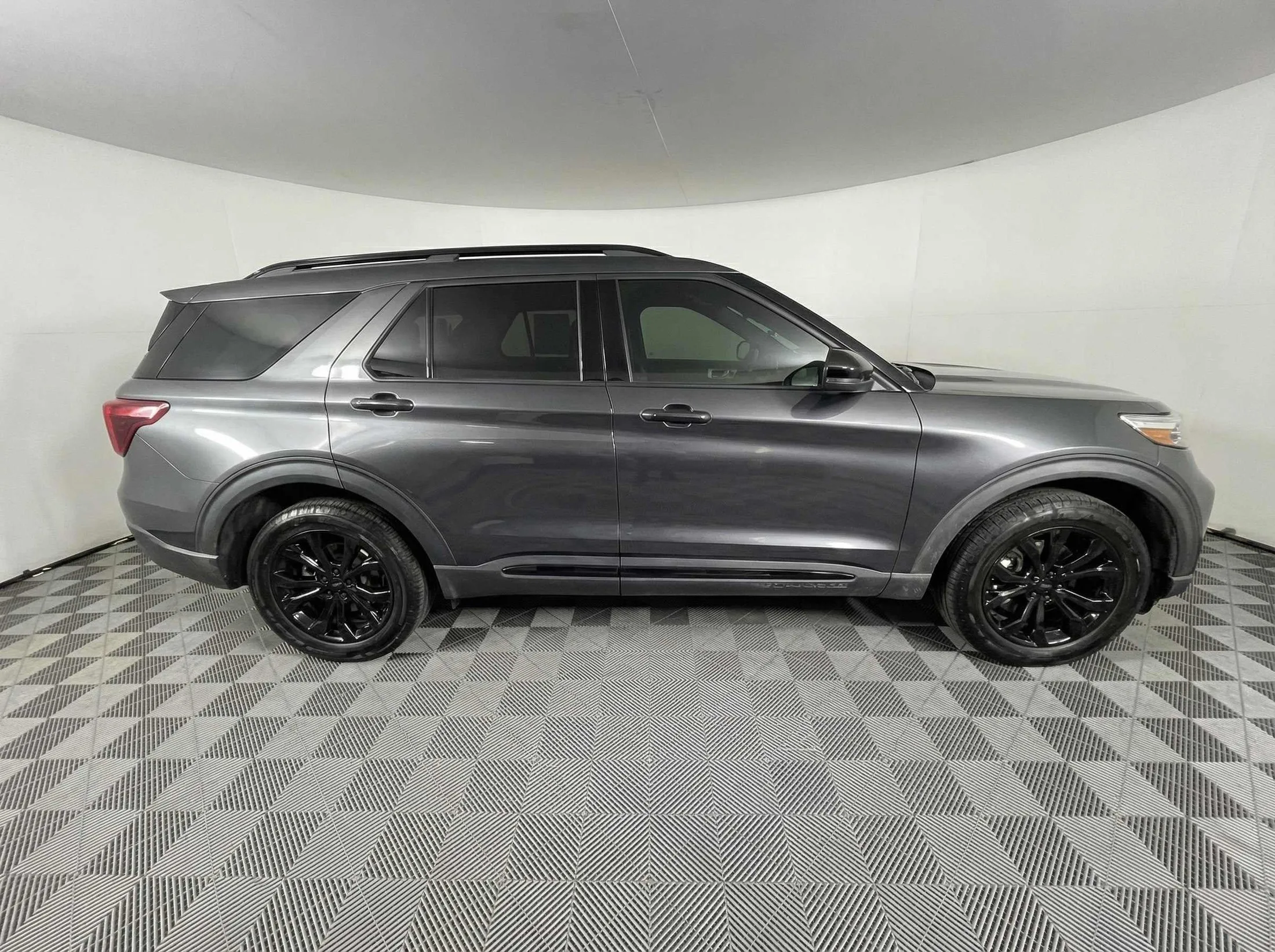 2020 Ford Explorer ST — thumbnail 6