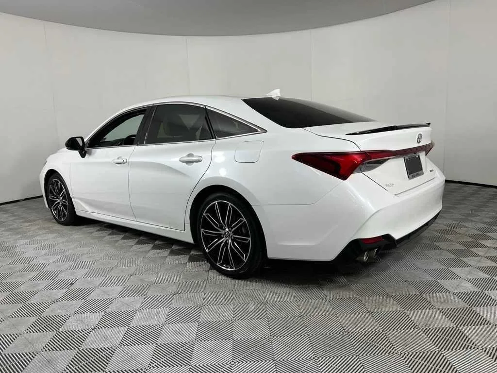 2020 Toyota Avalon XSE — thumbnail 6