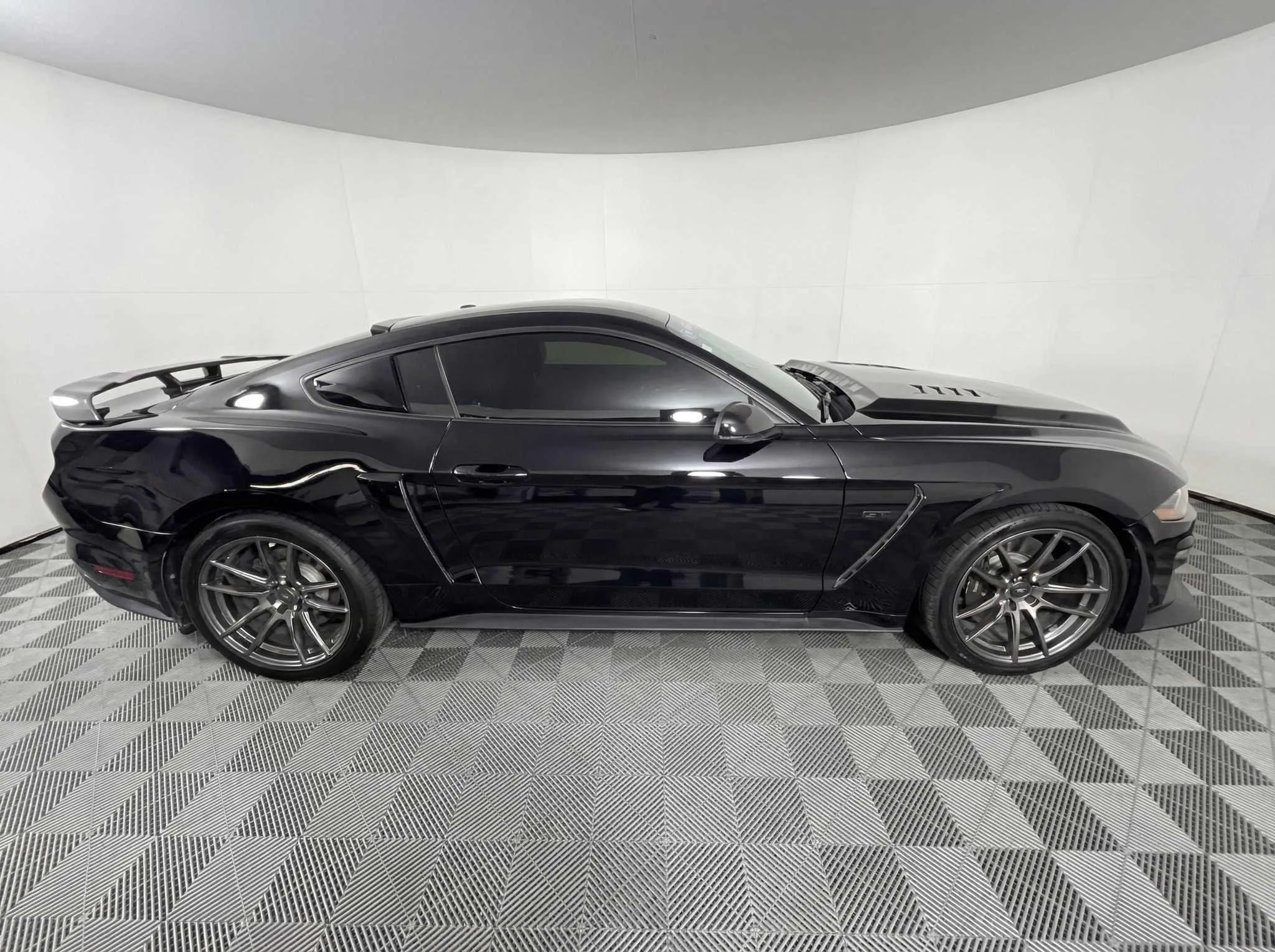 2019 Ford Mustang GT — thumbnail 6