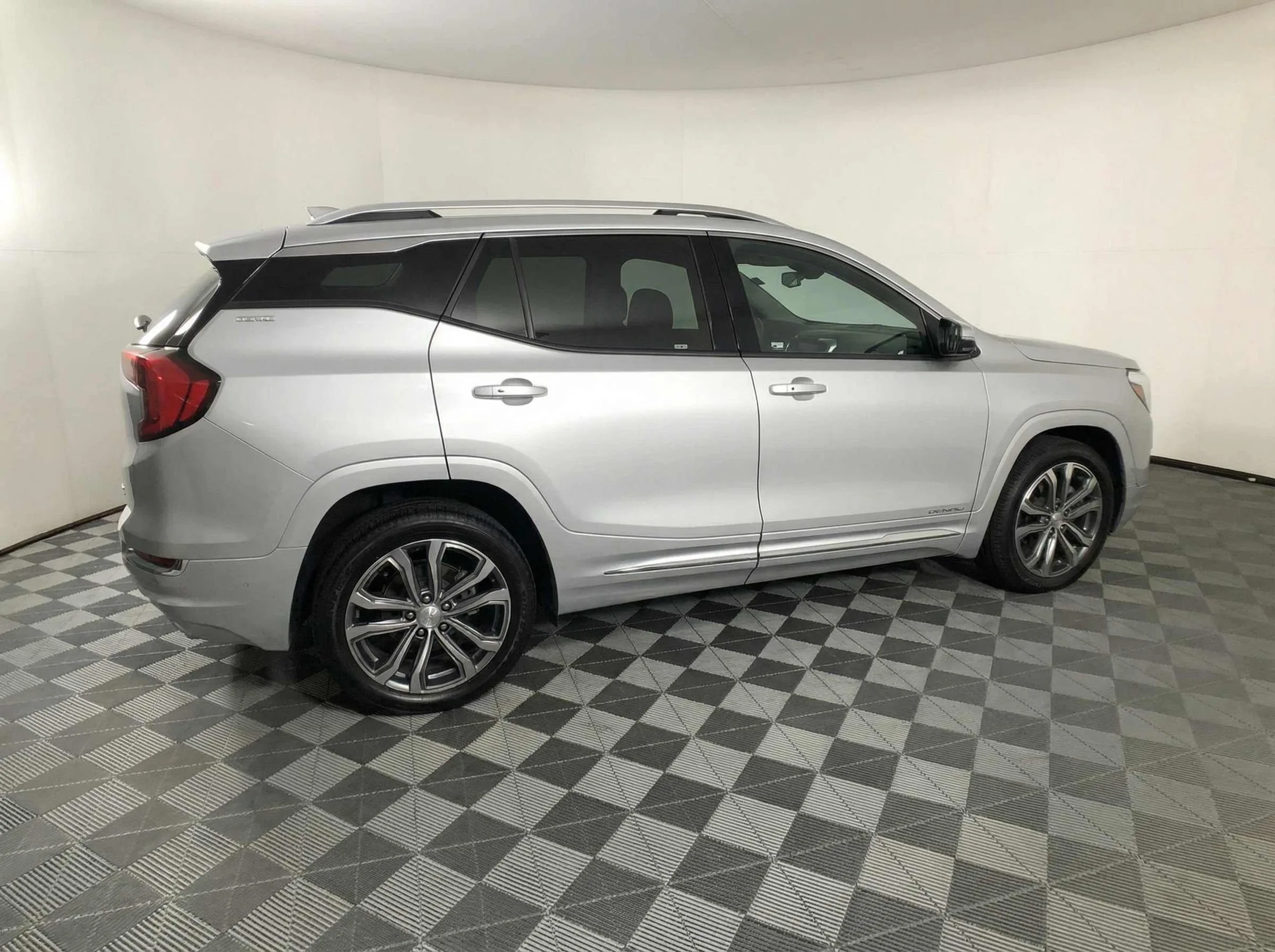 2019 GMC Terrain Denali — thumbnail 6