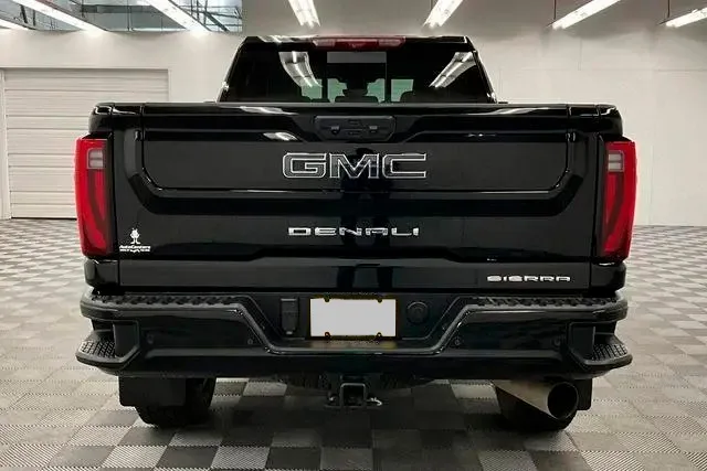 2024 GMC Sierra 2500HD Denali Ultimate — thumbnail 37