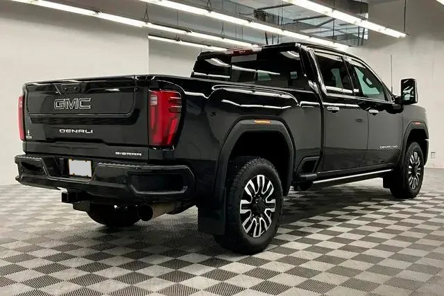 2024 GMC Sierra 2500HD Denali Ultimate — thumbnail 38