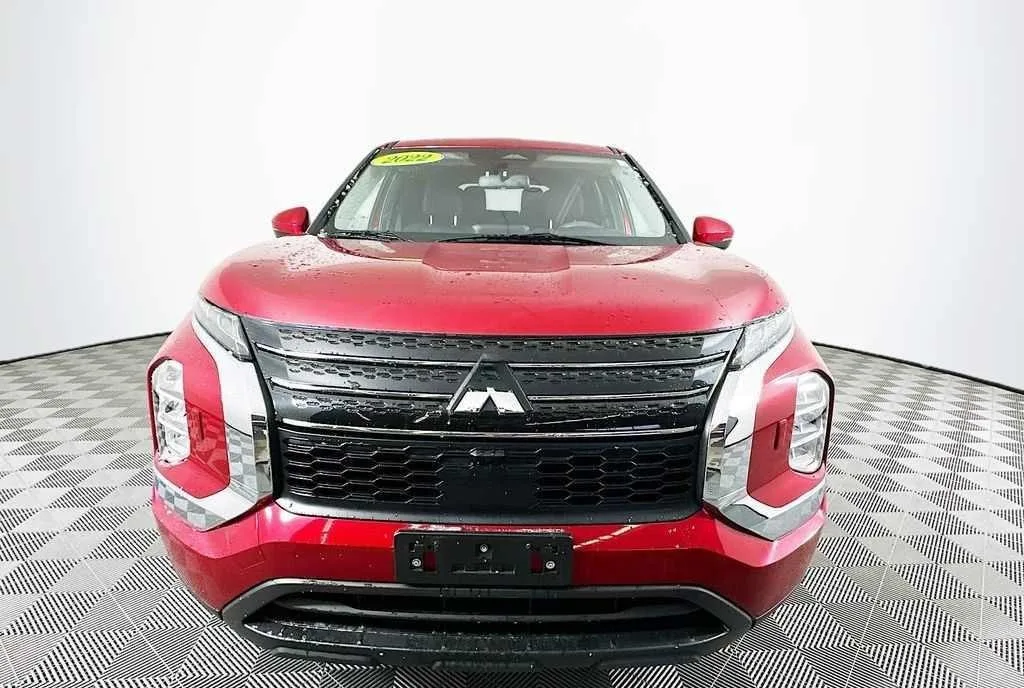 2022 Mitsubishi Outlander — thumbnail 7