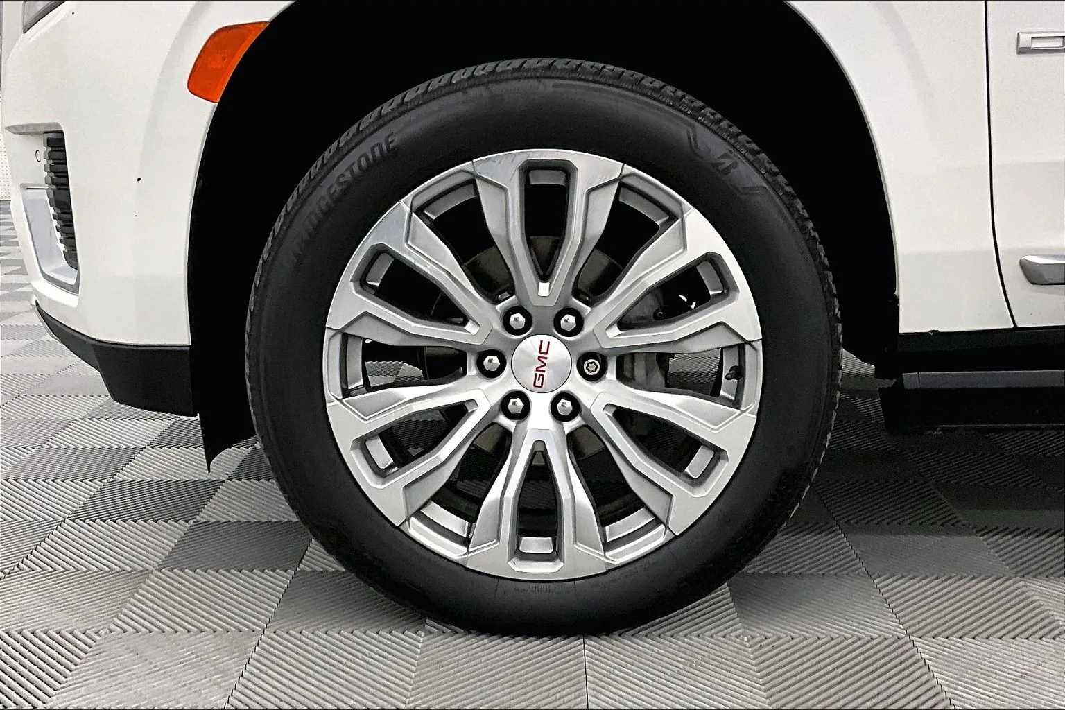 2024 GMC Yukon XL Denali — thumbnail 7