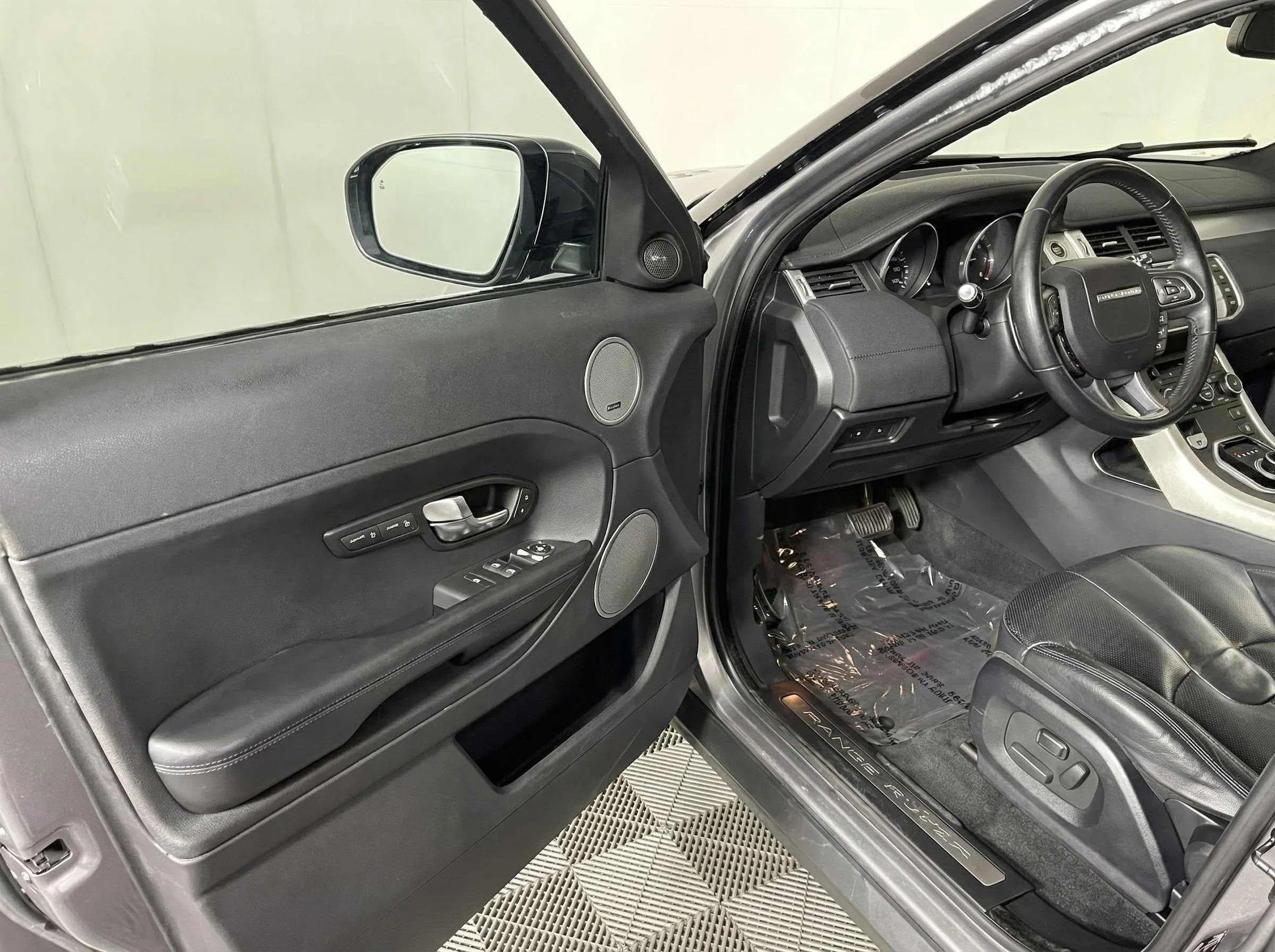 2013 Land Rover Range Rover Evoque — thumbnail 9