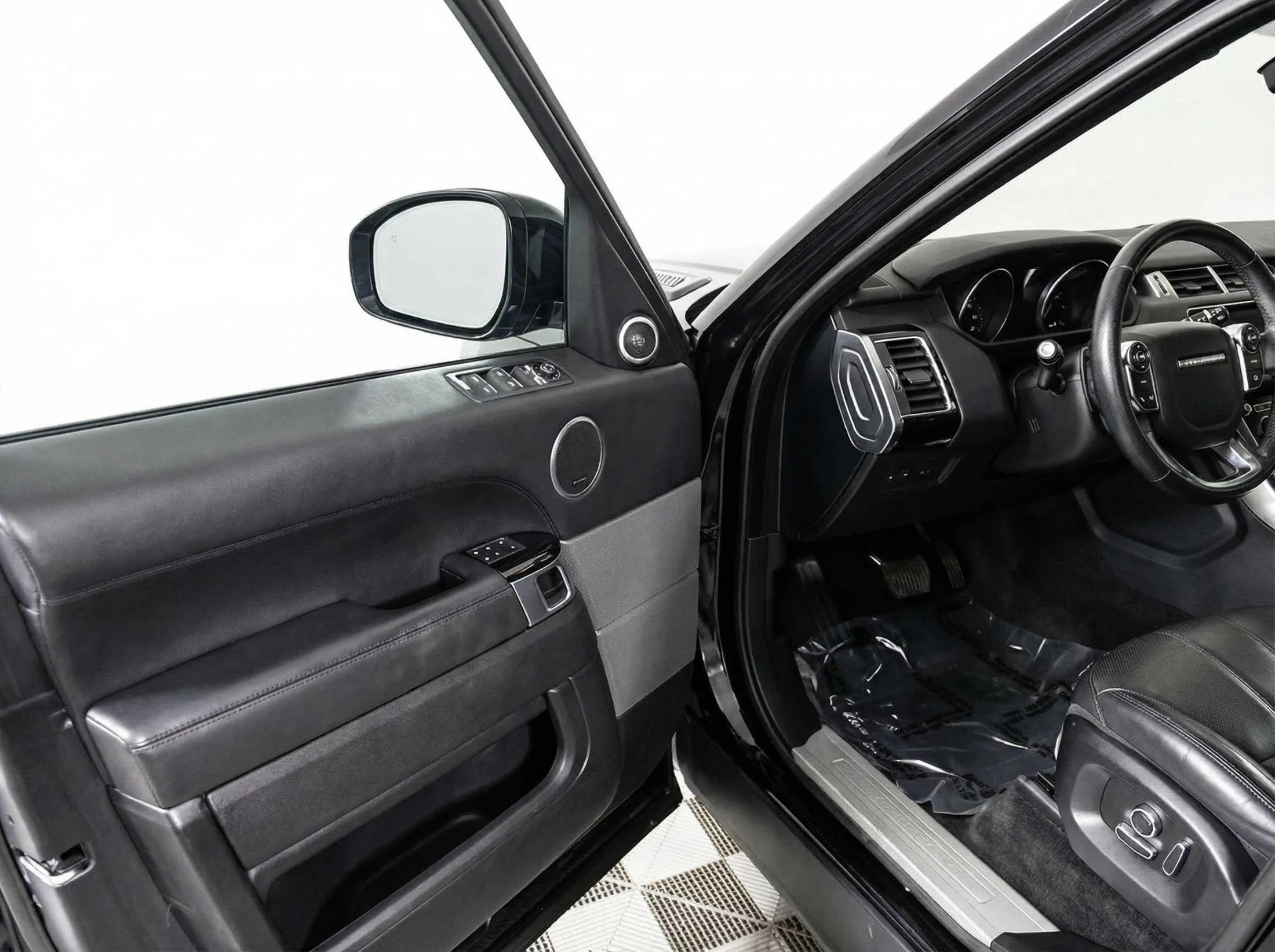 2017 Land Rover Range Rover Sport — thumbnail 9