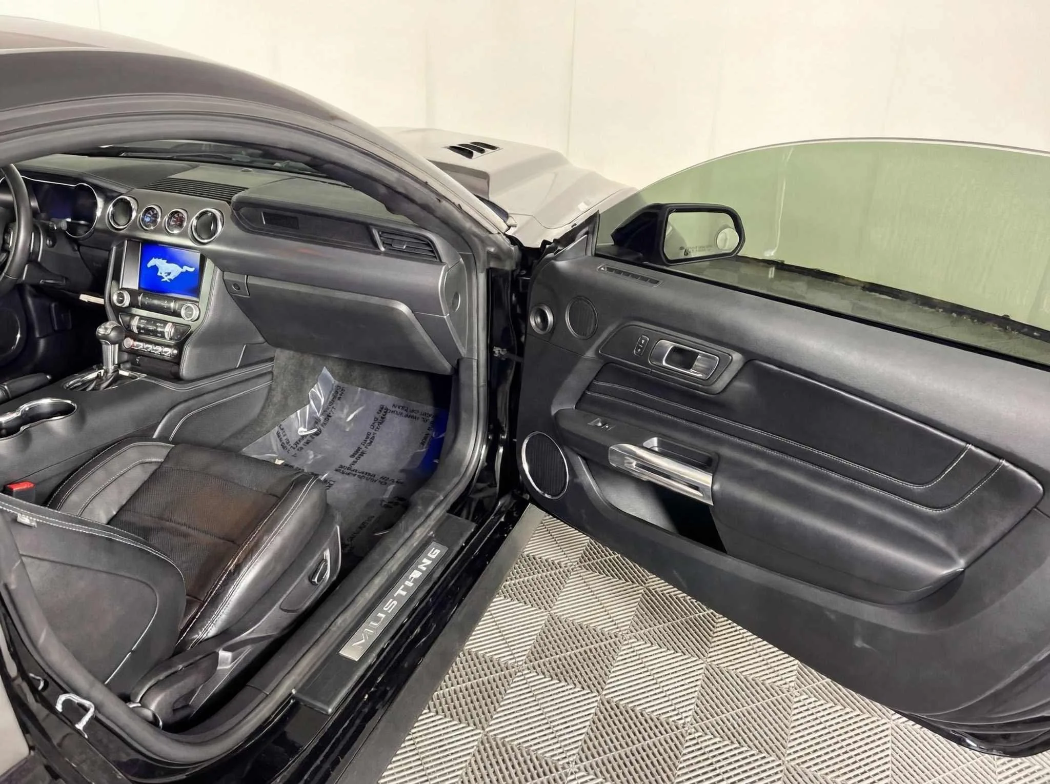 2019 Ford Mustang GT — thumbnail 10