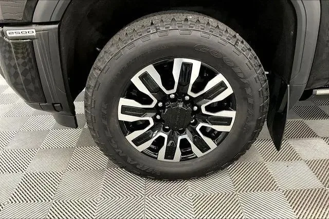 2024 GMC Sierra 2500HD Denali Ultimate — thumbnail 8