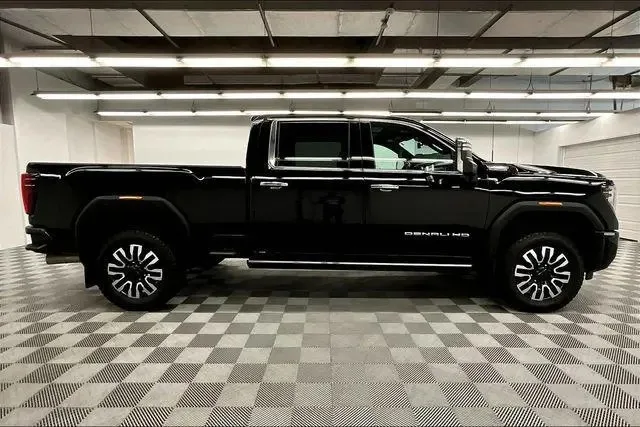 2024 GMC Sierra 2500HD Denali Ultimate — thumbnail 5