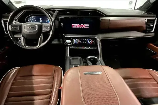 2024 GMC Sierra 2500HD Denali Ultimate — thumbnail 12