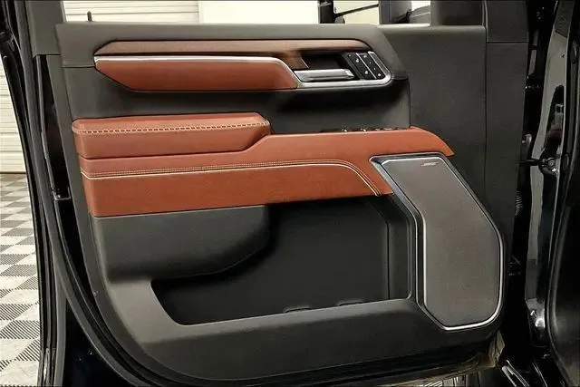 2024 GMC Sierra 2500HD Denali Ultimate — thumbnail 15