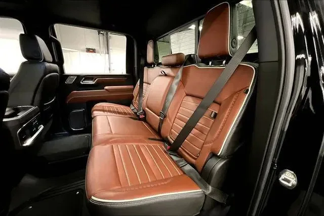 2024 GMC Sierra 2500HD Denali Ultimate — thumbnail 19